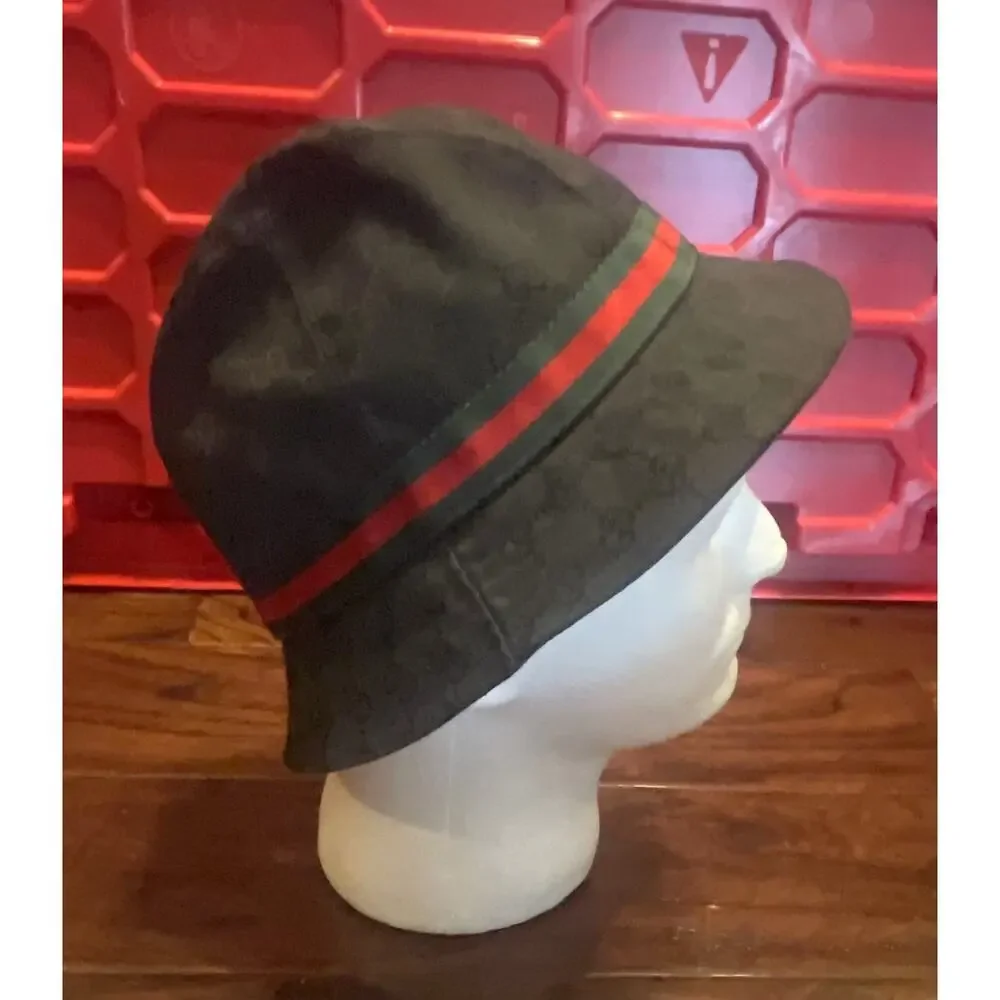 $695 Gucci Black Cotton Blend 90's Throwback Bucket Hat Size M